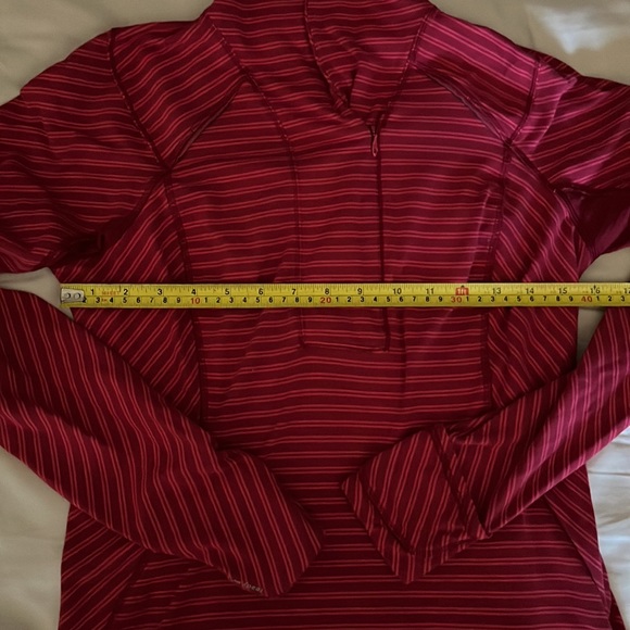 Lululemon Think Fast Pullover - size 10 - Picture 6 of 7